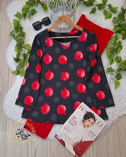 شومیز یقه دلبری مشکی طرح انار خال خالی کیارا