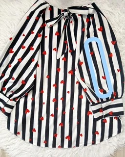 شومیز یقه پاپیونی راه راه سفید مشکی قلبی سایز-2-تخفیفی