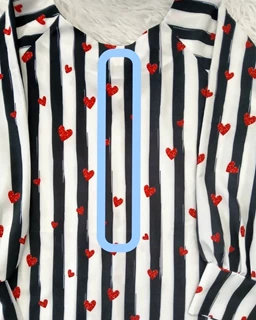 شومیز یقه پاپیونی راه راه سفید مشکی قلبی سایز-3-تخفیفی