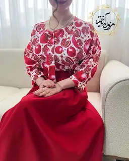 شومیز یقه پاپیونی سفید طرح انار قرمز نیمه پینار