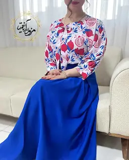 شومیز یقه پاپیونی سفید قرمز طرح انار برگ آبی نارین