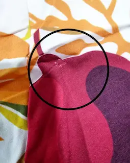 شومیز یقه پاپیونی سفید قرمز طرح انار برگ نارنجی پاییزان-تخفیفی