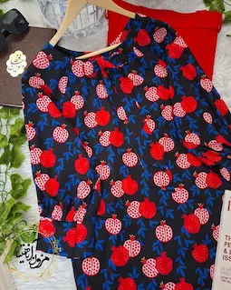 شومیز یقه پاپیونی مشکی طرح انار برگ آبی پارمیس