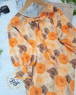 شومیز یقه پاپیونی کاراملی دارچینی طرح رز