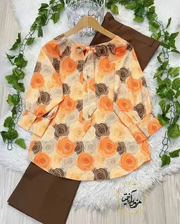 شومیز یقه پاپیونی کاراملی دارچینی طرح رز