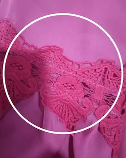 شومیز یقه پلیسه سرخابی طرح هیبا سایز-2-تخفیفی