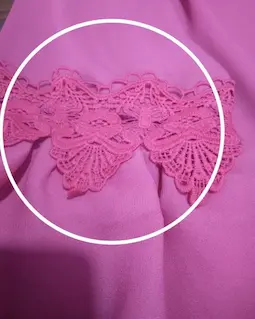 شومیز یقه پلیسه سرخابی طرح هیبا سایز-3-تخفیفی