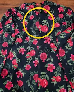 شومیز یقه پیله دار مشکی طرح گل انار ستوده سایز-4-تخفیفی