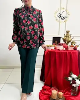 شومیز یقه پیله دار مشکی طرح گل انار ستوده