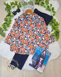 شومیز یقه کتی سرمه ای با طرح گلهای نارنجی گلنوش