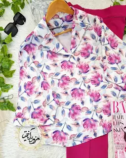 شومیز یقه کتی سفید طرح گلهای سرخابی رزان