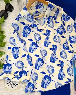 شومیز یقه کتی لیمویی طرح گلهای بنفش آبی دلیا