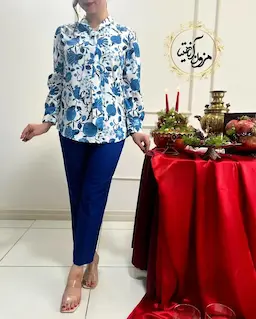 شومیز یقه کراواتی سفید طرح برگ و گلبرگ انار کاربنی پریفام