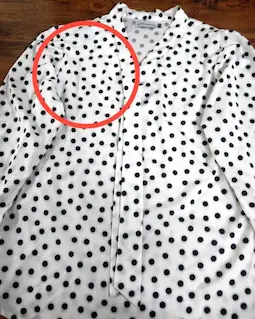 شومیز یقه کراواتی سفید طرح توپی مشکی جاسمین سایز-4-تخفیفی