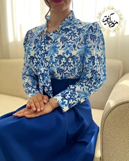 شومیز یقه کراواتی سفید طرح سنتی کاربنی نیکی