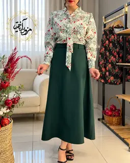 شومیز یقه کراواتی سفید طرح شاخه برگ های سبز و انار ریز نارجینا