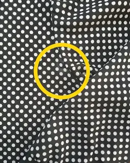 شومیز یقه کراواتی مشکی توپی سفید زمینه مشکی سایز-2-تخفیفی