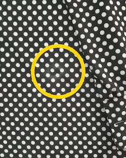 شومیز یقه کراواتی مشکی توپی سفید زمینه مشکی سایز-3-تخفیفی