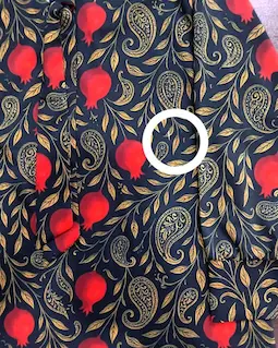 شومیز یقه کراواتی مشکی طرح انار بته جقه های طلایی سرخ نار سایز-3-تخفیفی