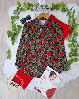 شومیز یقه کراواتی مشکی طرح انار بته جقه های طلایی سرخ نار