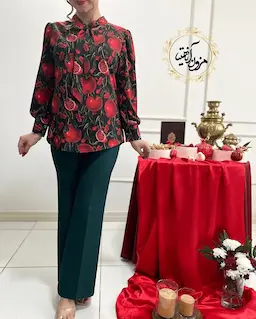 شومیز یقه کراواتی مشکی طرح شاخه برگ انار خرمدل