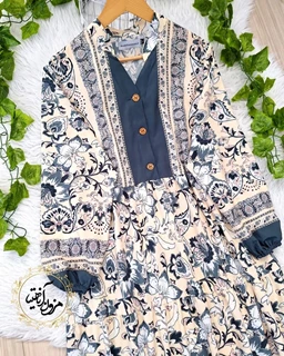 پیراهن ساحلی جلو حاشیه کرم سبز سدری طرح برگ و گلبرگ نگاه
