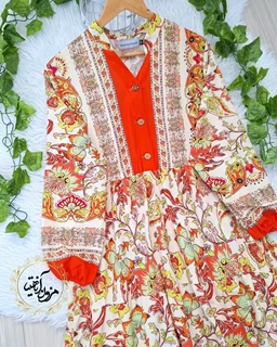 پیراهن ساحلی جلو حاشیه کرم نارنجی طرح برگ و گلبرگ هلیا
