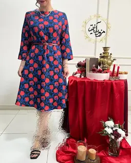 پیراهن مجلسی مشکی طرح انار برگ آبی زمینه مشکی آوینار