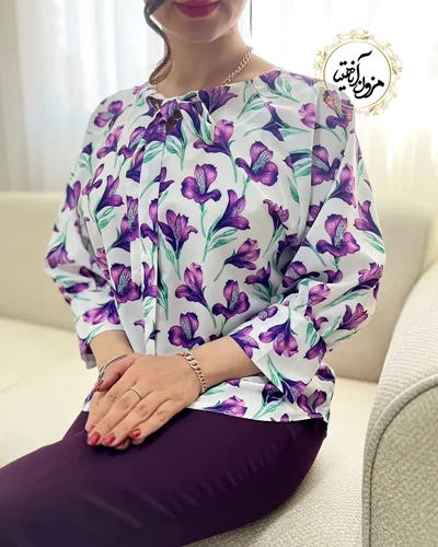 شومیز یقه پاپیونی سفید طرح گلهای شیپوری منا