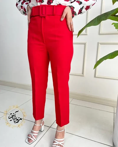 شلوار زنانه جیب نما قرمز طرح با کمربند دانیلا