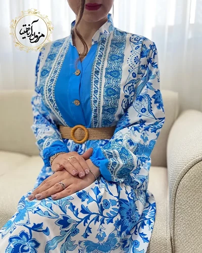 پیراهن ساحلی جلو حاشیه سفید آبی آسمانی طرح برگ و گلبرگ تبسم