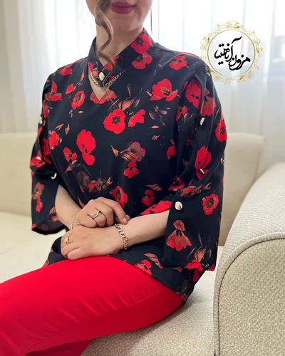شومیز آستین سه دکمه مشکی طرح طرح شقایق های قرمز هستی