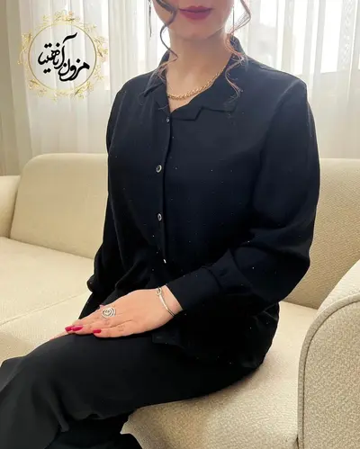 شومیز جلو دکمه مشکی طرح نگین دار تونا
