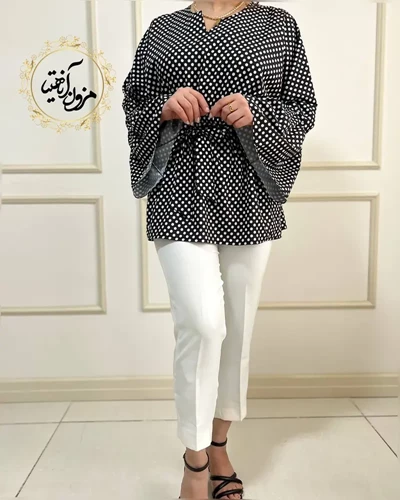 شومیز آستین کلوش زمینه مشکی طرح توپی سفید ریز