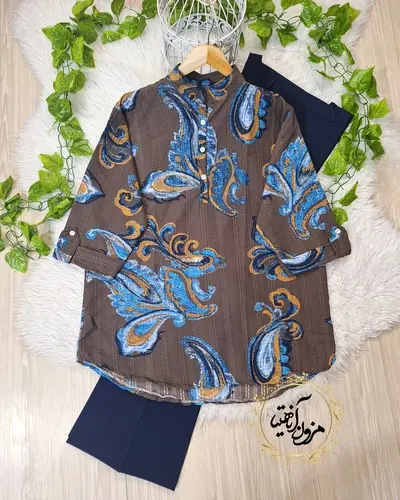 تونیک آستین سه ربع قهوه ای ایتالیایی طرح بته جقه لیوسا