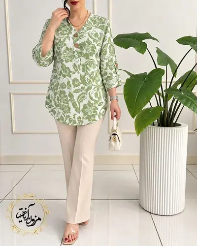 تونیک نخی جلو دکمه سفید طرح گلهای سبز باغ بهار