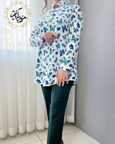 تونیک پنج دکمه سفید طرح پروانه لاجوردی سایز3-تخفیفی