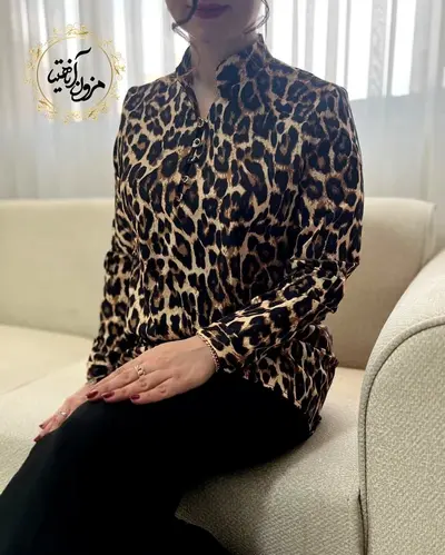 تونیک پنج دکمه نسکافه ای مشکی طرح پلنگی سوزان