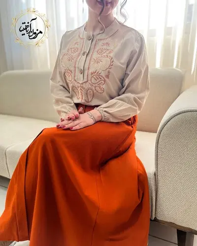 ست شومیز و دامن کرم آجری طرح بته جقه ستیا