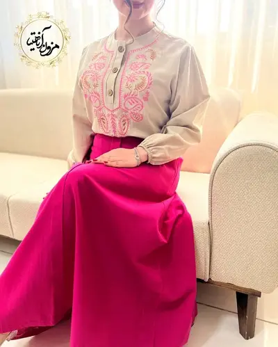 ست شومیز و دامن کرم سرخابی طرح بته جقه ستیا