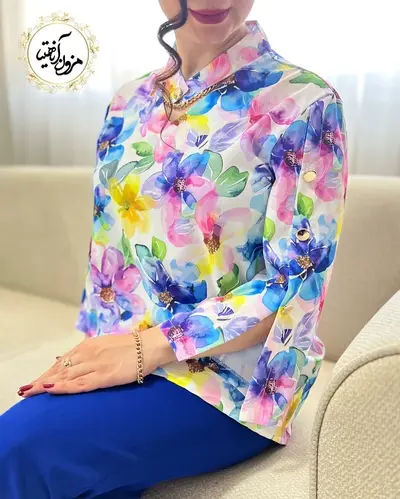 شومیز آستین سه دکمه سفید طرح گلهای رنگی سیتا
