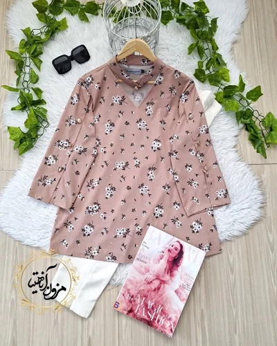 شومیز آستین سه دکمه نسکافه ای طرح شکوفه سفید لوسیا
