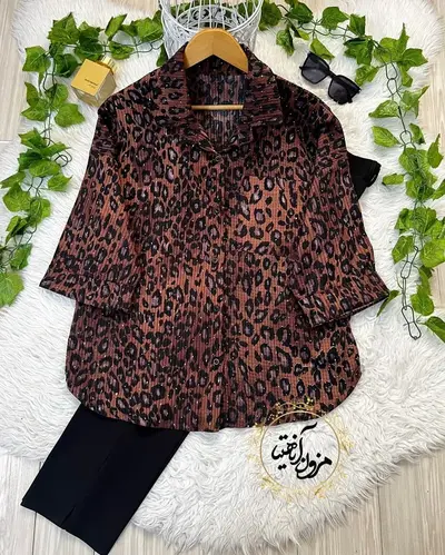 شومیز آستین سه ربع قهوه ای مشکی طرح پلنگی نگینی