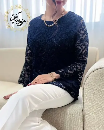 شومیز آستین شمشیری سرمه ای طرح گیپور زرین