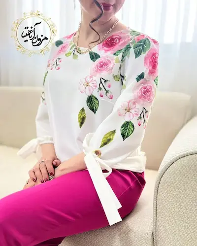 شومیز آستین واشری ریزشی سفید طرح رز صورتی آبرنگی رامند