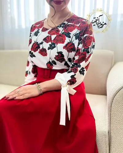 شومیز آستین واشری ریزشی سفید طرح رز قرمز مینا