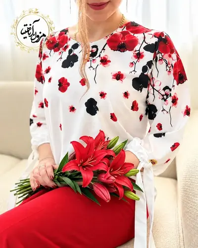 شومیز آستین واشری ریزشی سفید طرح شکوفه باران قرمز