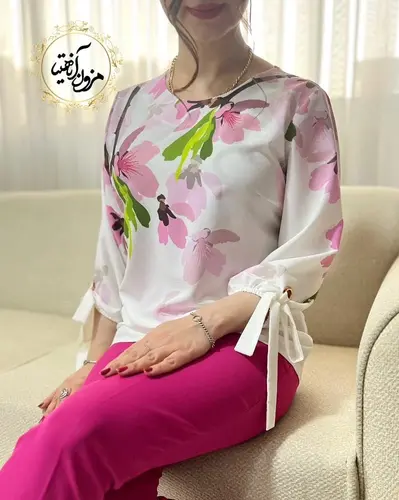 شومیز آستین واشری ریزشی سفید طرح گلهای آبرنگی صورتی الگا