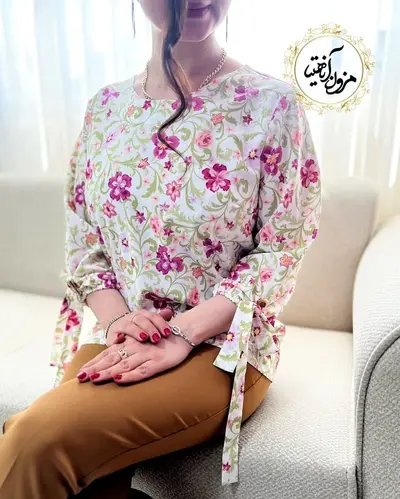 شومیز آستین واشری سفید طرح برگ و گلبرگ آلستر
