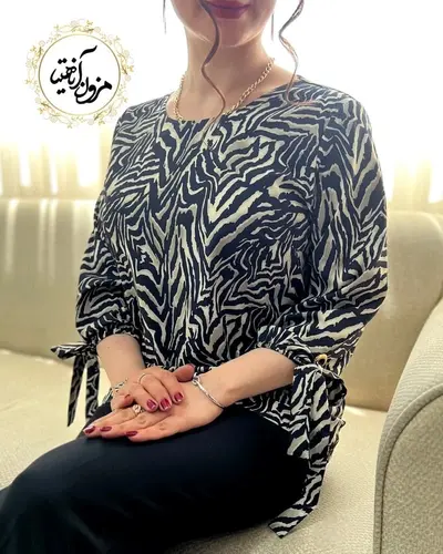 شومیز آستین واشری مشکی سبز سدری طرح زبرا پارمین